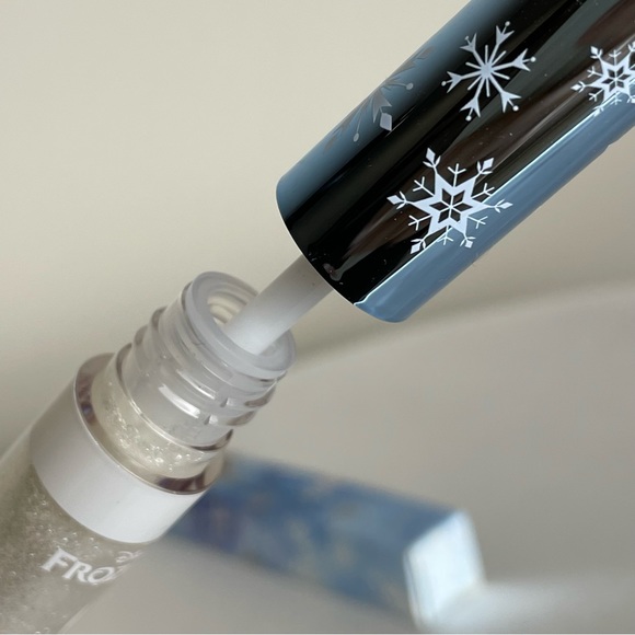 Disney Frozen 2 Elsa Colourpop Ultra Glossy Lip in color Mythic Journey - Picture 11 of 11